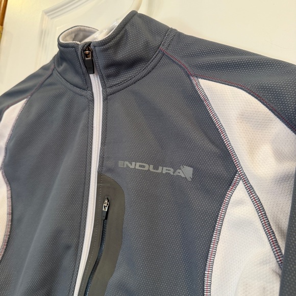 Endura Womens XS Gray and White Fleece Lined Cycling Jacket - Picture 4 of 14
